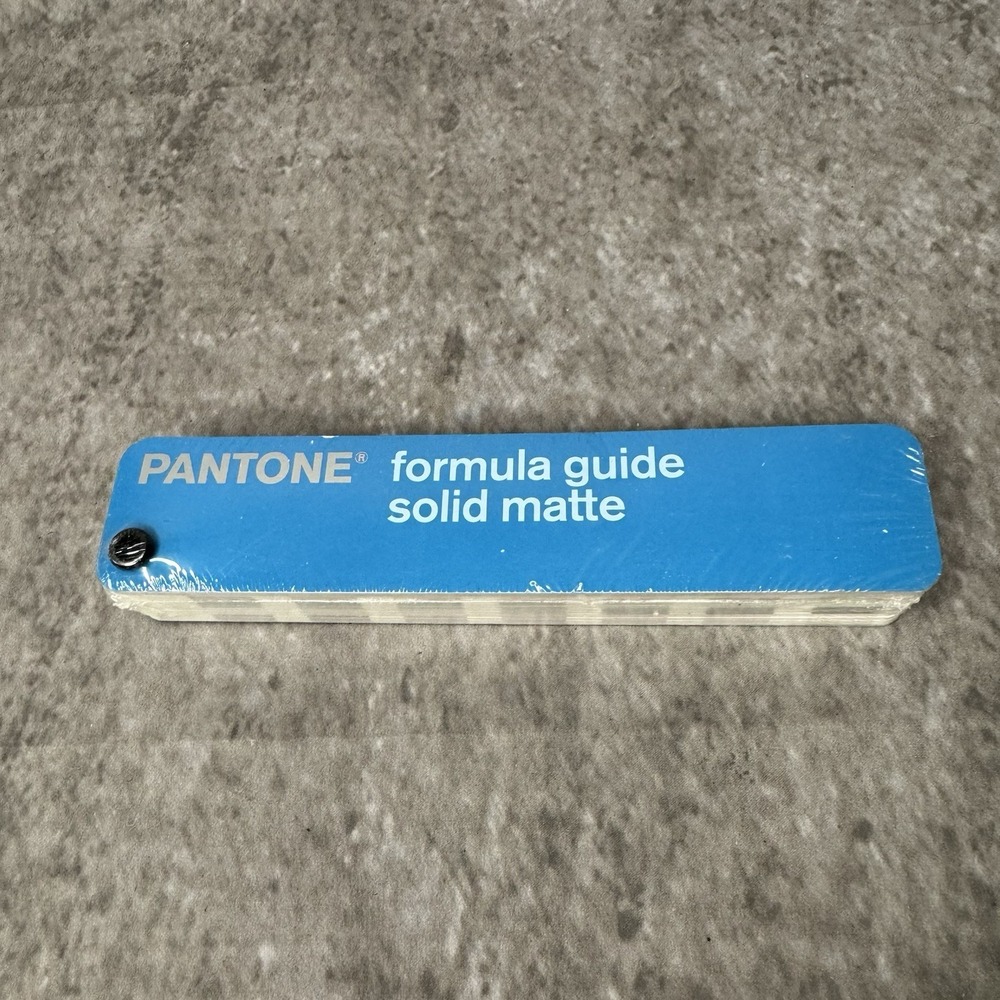 2005 Pantone Formula Guide Solid Matte ISBN 1-576164-04-7 First Ed. Fan Format